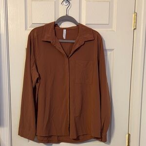 STYLUS Woman’s Tan Button Down Shirt